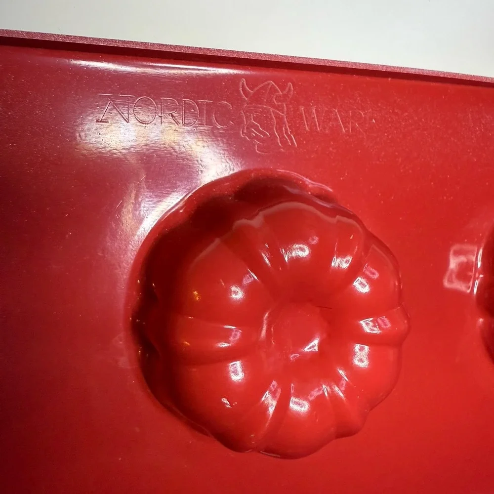 Nordic Ware Mini Bundt Cupcake Pan